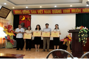 Thầy/Cô trường THPT Kim Động vinh dự đón nhận Giấy khen của Giám đốc Sở Giáo dục và đào tạo Hưng Yên trong năm học 2019 - 2020