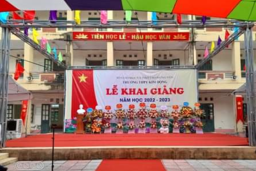 TRƯỜNG THPT KIM ĐỘNG LONG TRỌNG TỔ CHỨC LỄ KHAI GIẢNG NĂM HỌC 2022 - 2023 14/09/22