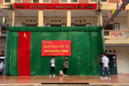 TRƯỜNG THPT KIM ĐỘNG TỔ CHỨC SINH HOẠT CHỦ ĐỀ THÁNG 9 AN TOÀN GIAO THÔNG 28/09/22