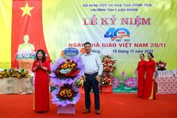 Trường THPT Kim Động tổ chức Lễ kỷ niệm 40 năm ngày Nhà giáo Việt Nam (20/11/1982 - ... 22/11/22