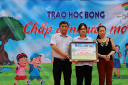 TRAO HỌC BỔNG CHẮP CÁNH ƯỚC MƠ TẠI TRƯỜNG THPT KIM ĐỘNG 22/05/23