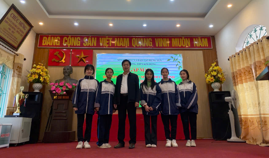 TRƯỜNG THPT KIM ĐỘNG VINH DANH THẦY CÔ VÀ HỌC SINH ĐẠT GIẢI TRONG KÌ THI CHỌN HSG ... 26/02/25