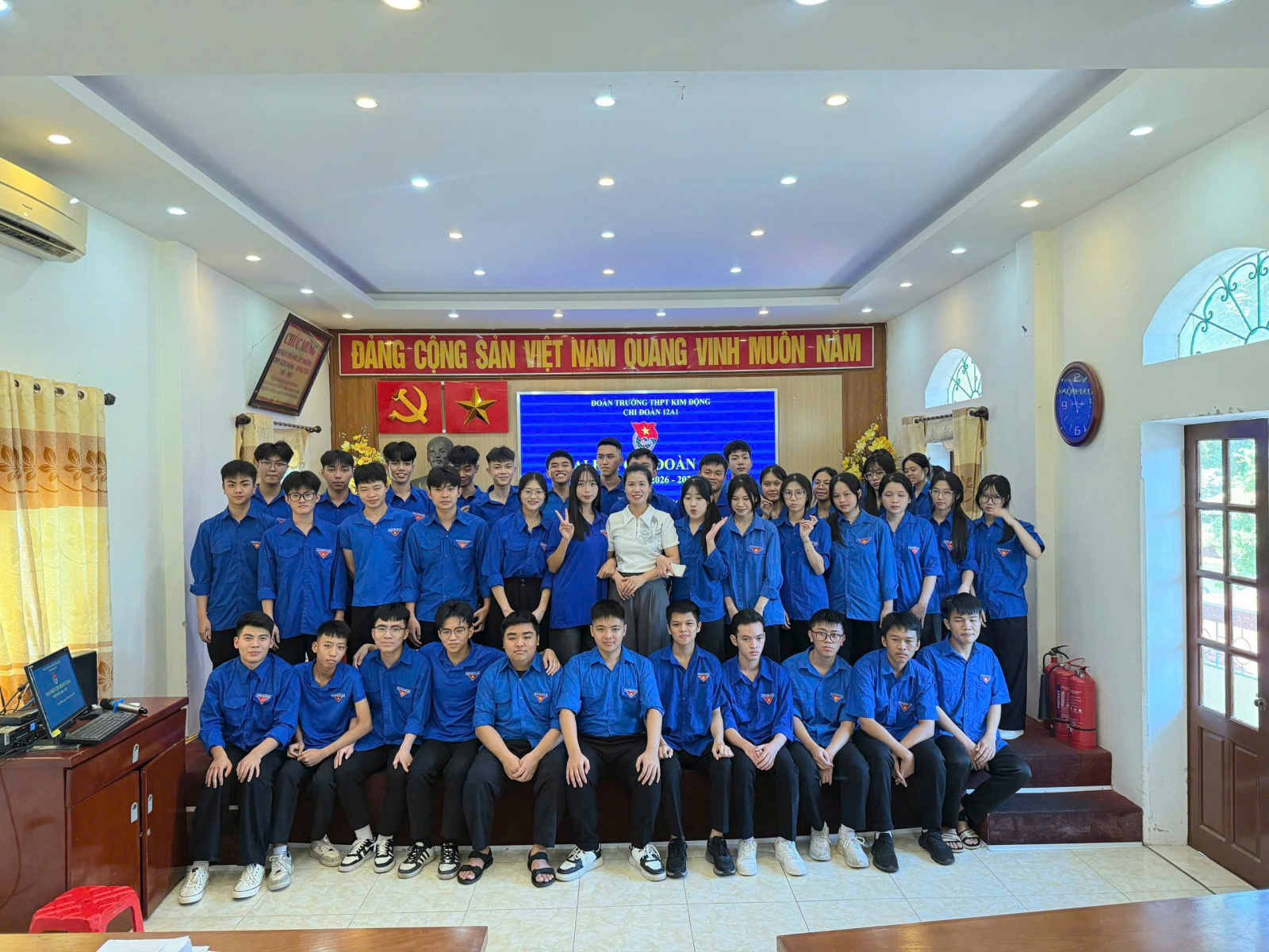 <a href='https://c3kimdong.hungyen.edu.vn/tin-tuc/dai-hoi-chi-doan-12a1-nhiem-ky-2026-2027-buoc-khoi-dau-cho-mot-nhiem-ky-ruc-ro.html'>ĐẠI HỘI CHI ĐOÀN 12A1 NHIỆM KỲ 2026 - 2027 - BƯỚC KHỞI ĐẦU  CHO MỘT NHIỆM KỲ RỰC RỠ</a>