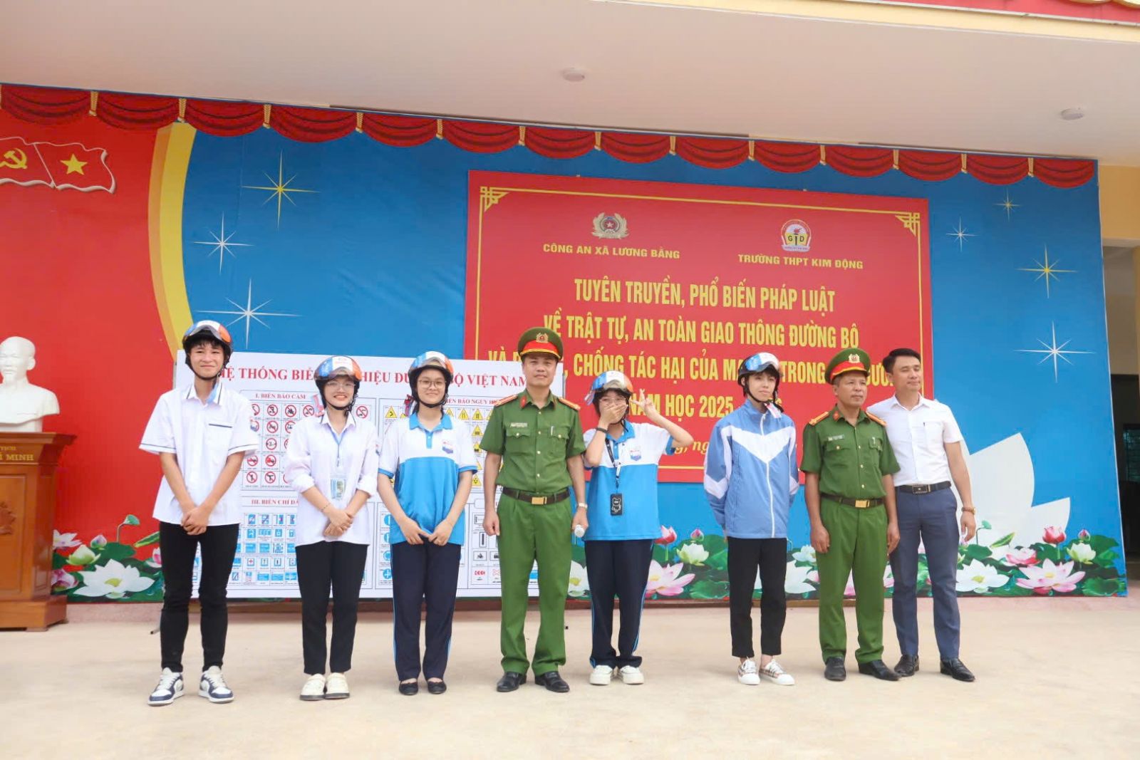 HOẠT ĐỘNG TUYÊN TRUYỀN, PHỔ BIẾN PHÁP LUẬT VỀ TRẬT TỰ,  AN TOÀN GIAO THÔNG ĐƯỜNG BỘ VÀ PHÒNG, CHỐNG TÁC HẠI  CỦA MA TÚY TRONG HỌC ĐƯỜNG NĂM HỌC 2025-2026